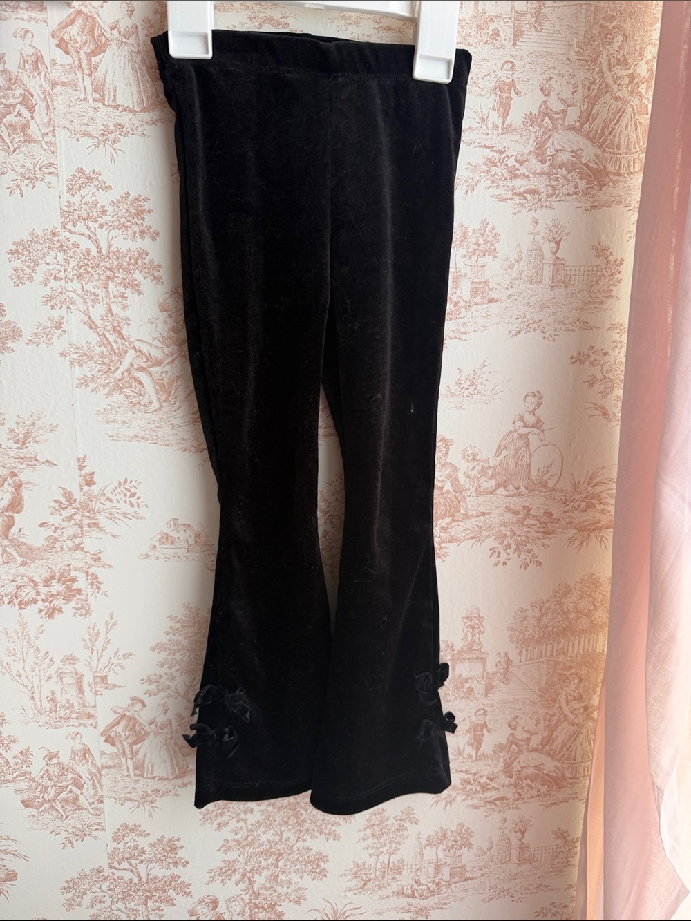 Zara Black Velvet Girls Flared Pants with Bow Trim size 4t
